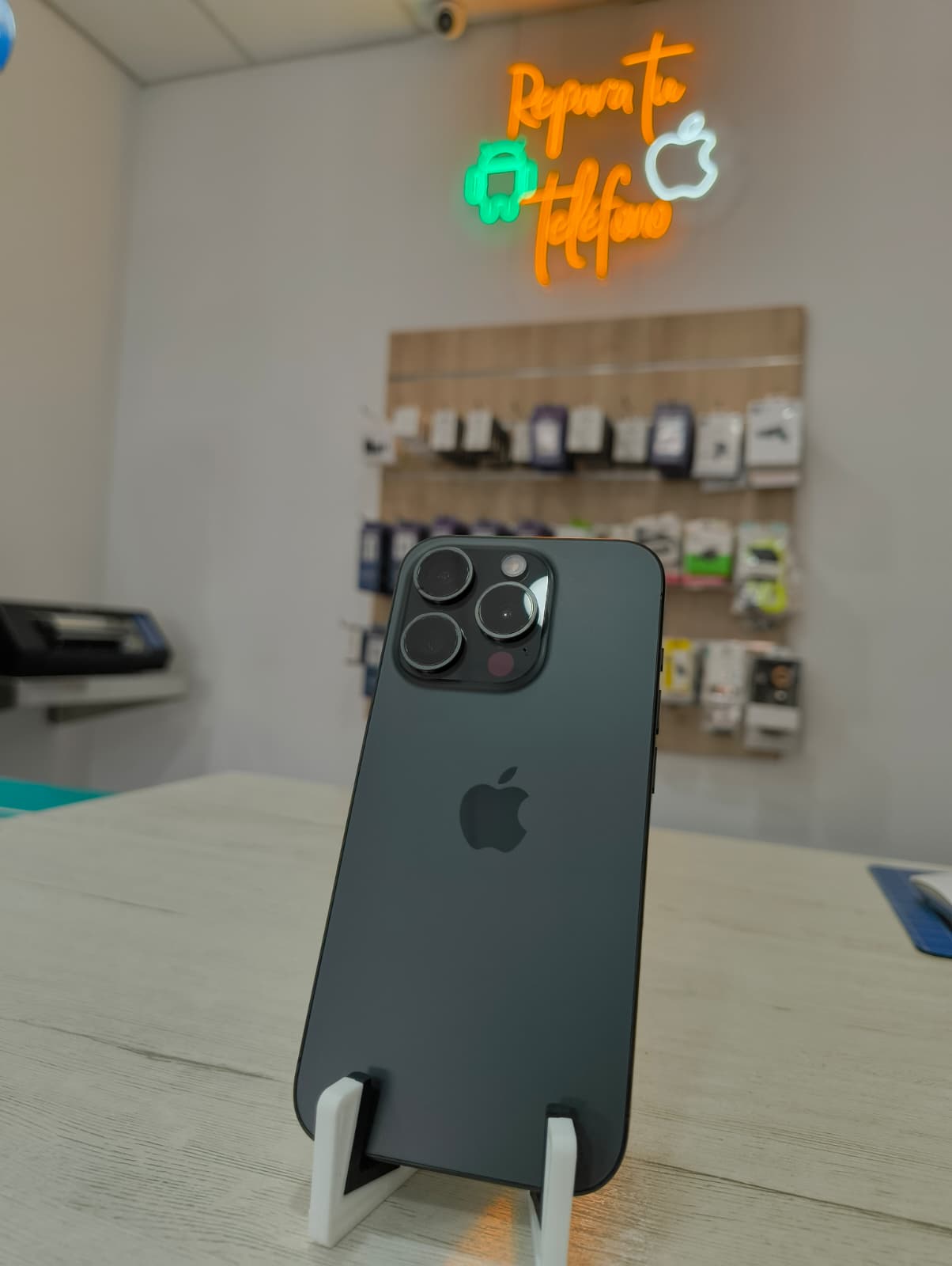 15 pro 256 negro 1 iPhone 15 Pro Negro 256 GB - Imagen 1