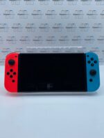 Nintendo Switch V2 con accesorios y Mario Odyssey, mandos