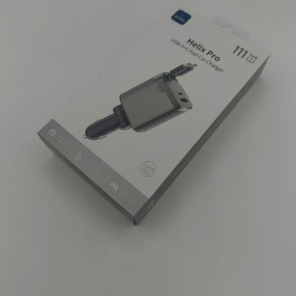 Cargador de coche Helix Pro en su envase