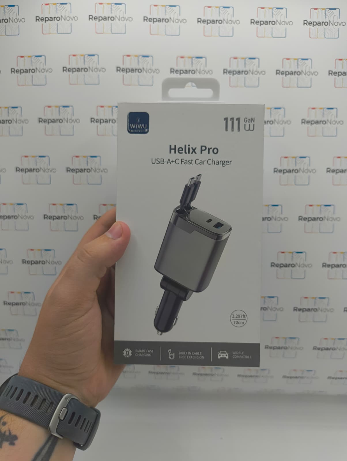 Cargador de coche Helix Pro Cargador de coche Helix Pro con doble salida de carga rápida